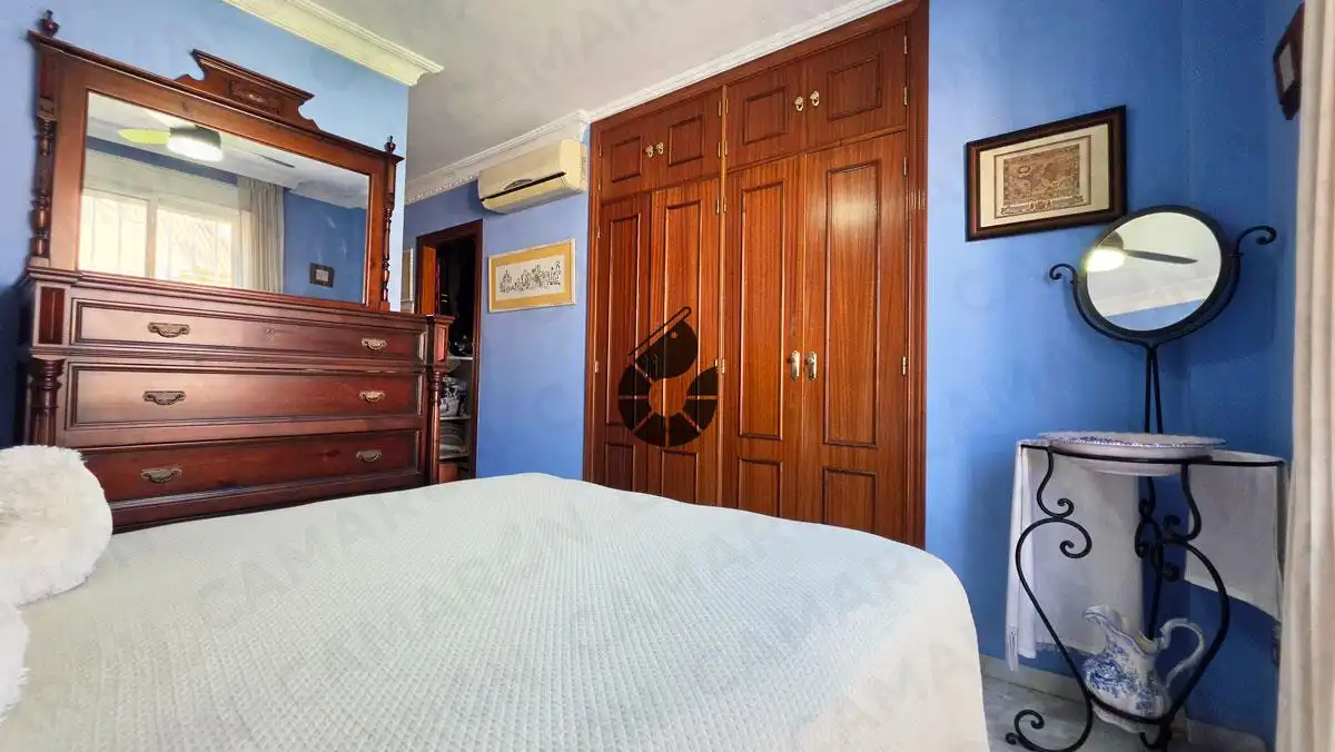 Habitación de Casa adosada en venta en Mairena del Aljarafe con Aire acondicionado y Trastero