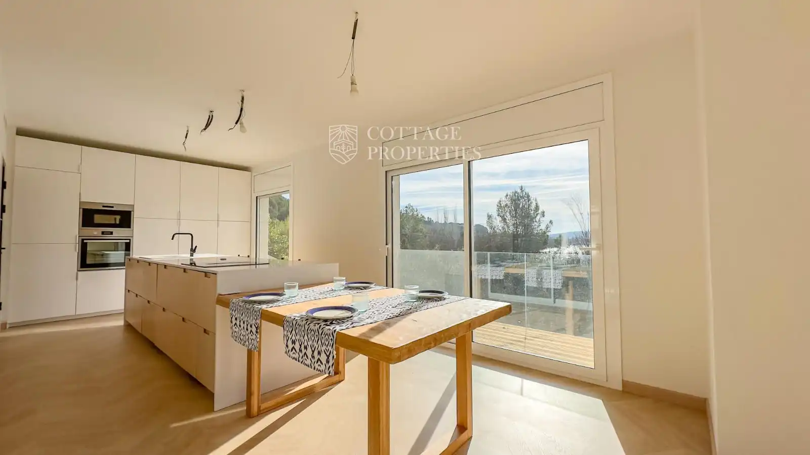 Kitchen of Houses for sale in Banyoles  with Air Conditioner, Swimming Pool and Alarm