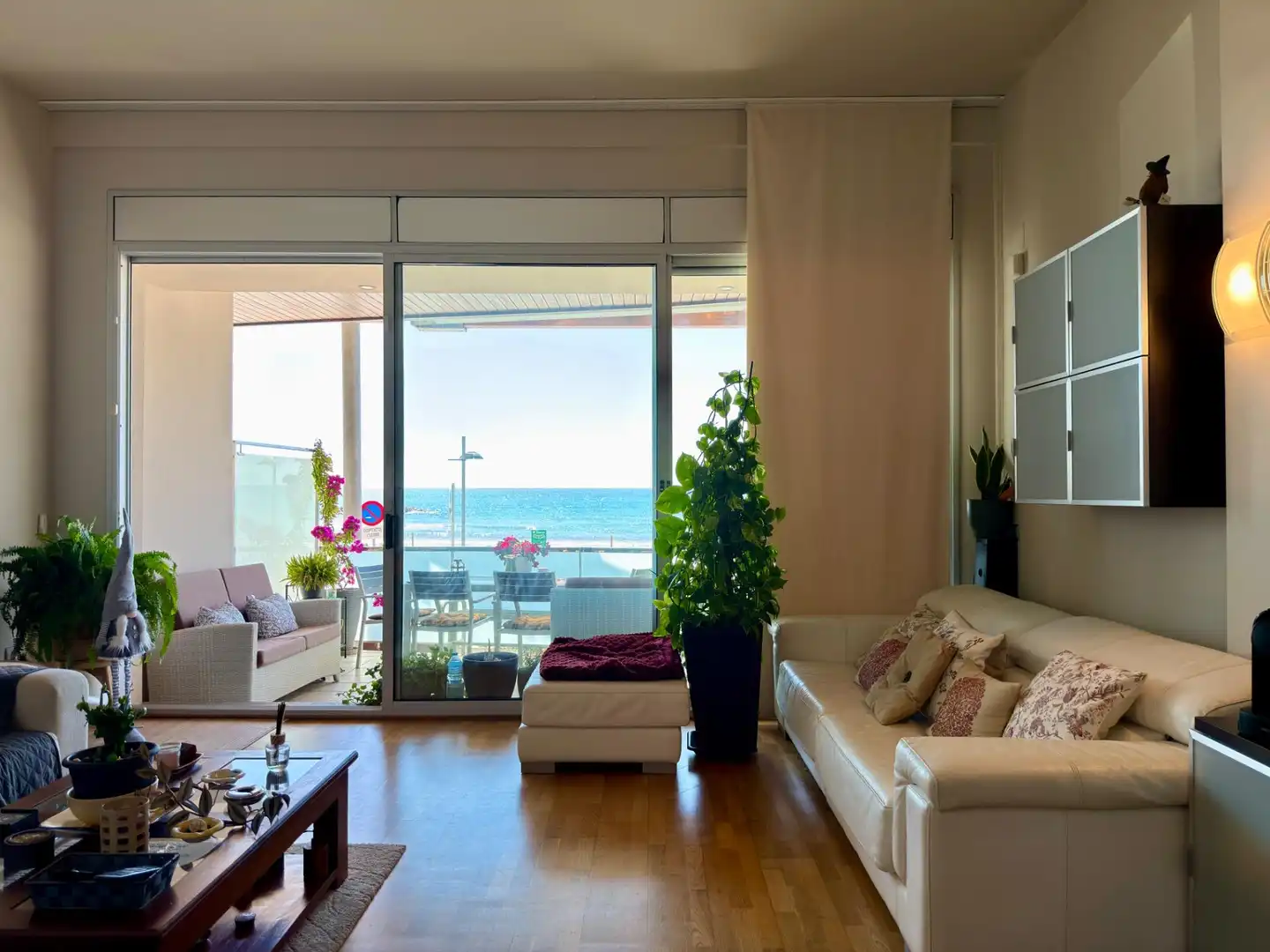 Sala de estar de Apartamento en venta en Cubelles con Aire acondicionado, Calefacción y Parquet