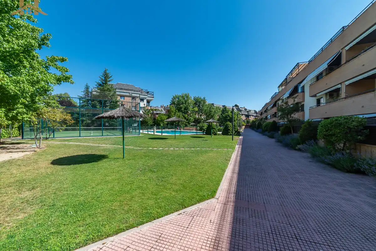 Vista exterior de Pis en venda en Las Rozas de Madrid