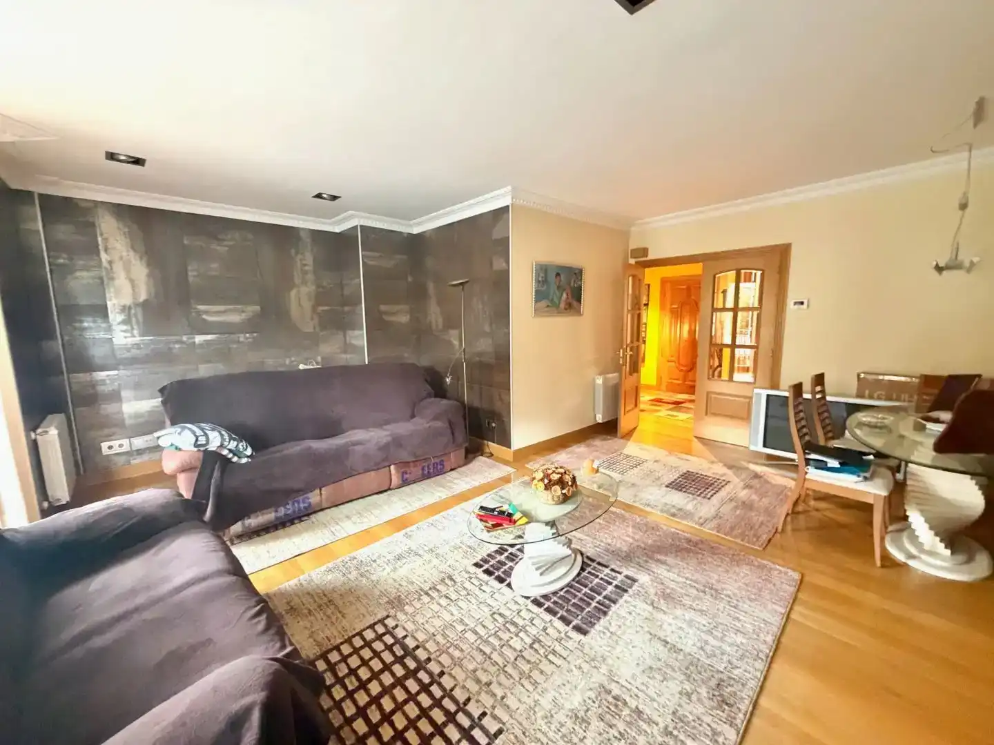 Sala de estar de Casa adosada en venta en Castro-Urdiales con Balcón