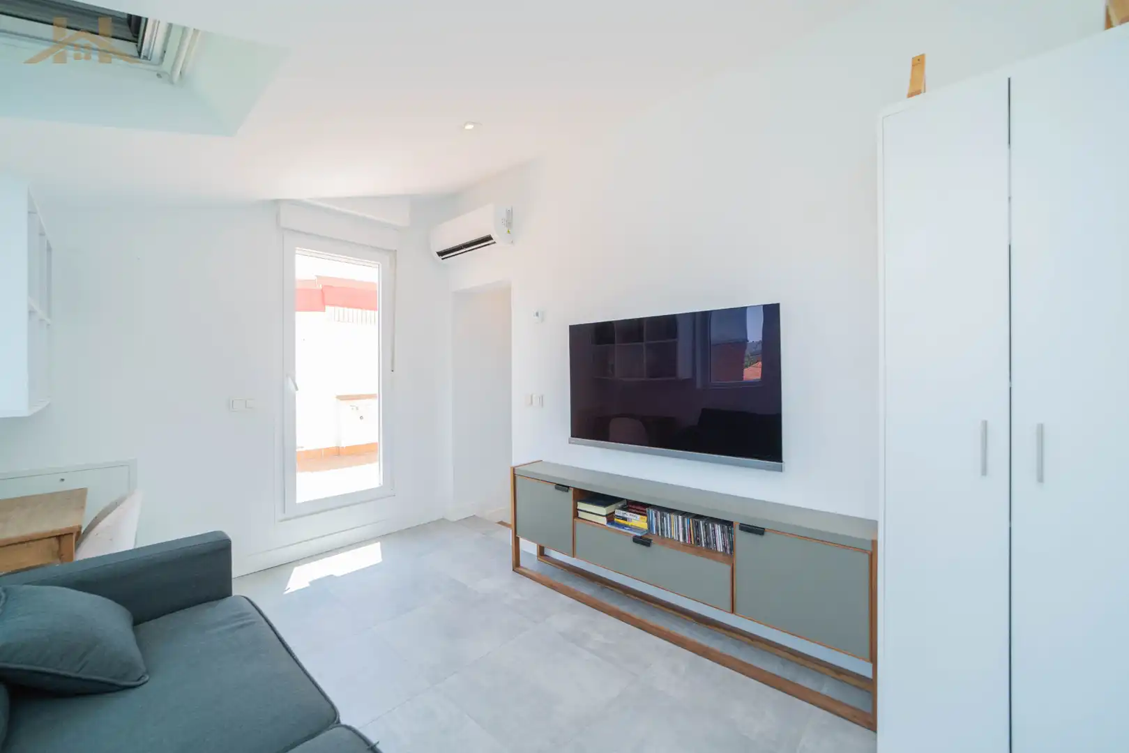 Living room of Detached homes for sale in Pozuelo de Alarcón  with Air Conditioner, Heating and Private garden