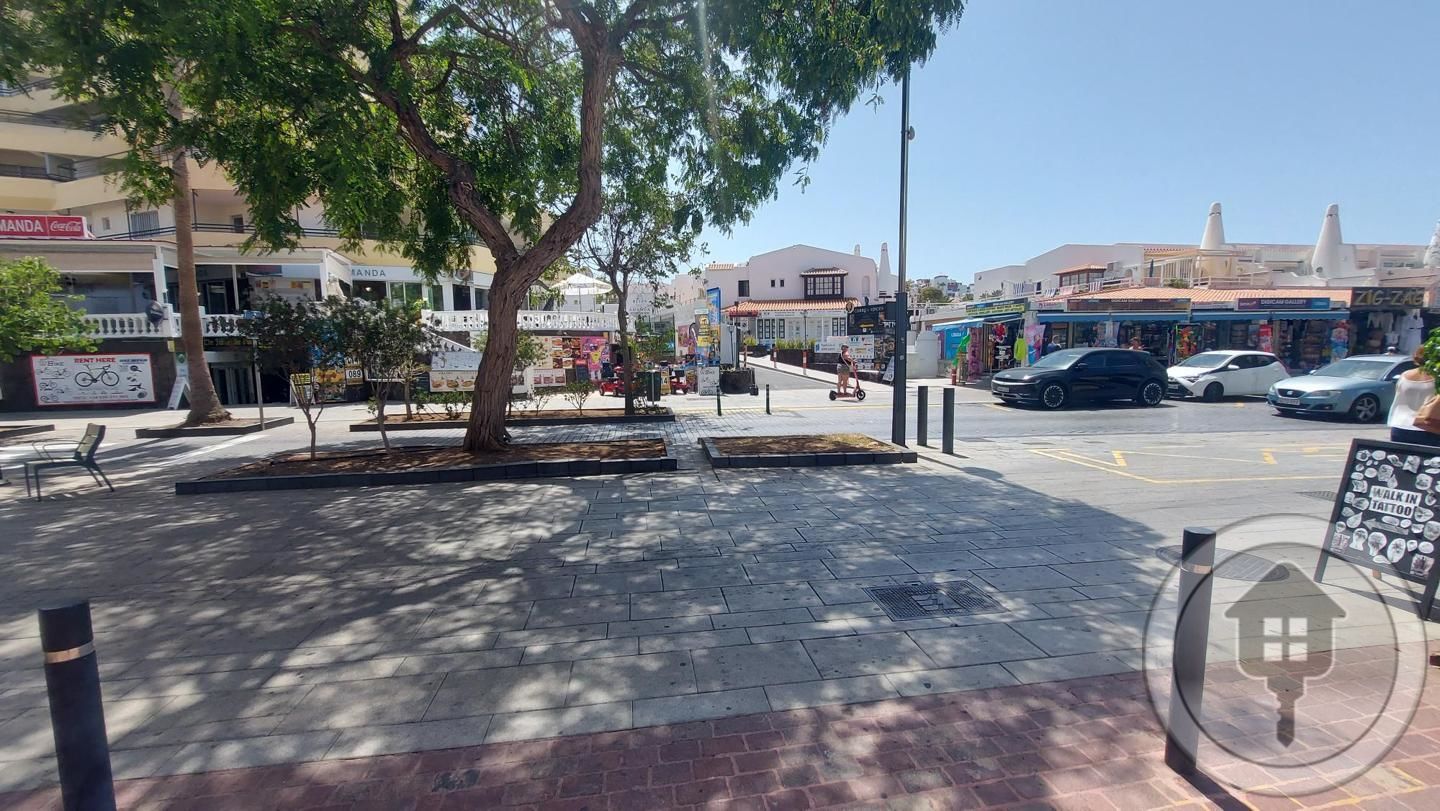 Vista exterior de Local en venta en Adeje