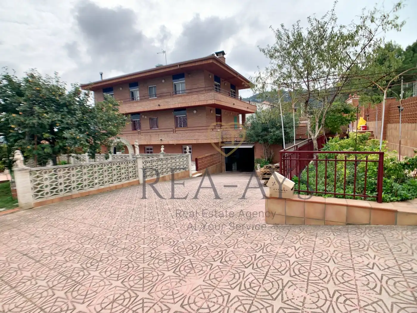 Vista exterior de Casa o chalet en venta en Vallirana con Jardín privado, Terraza y Trastero
