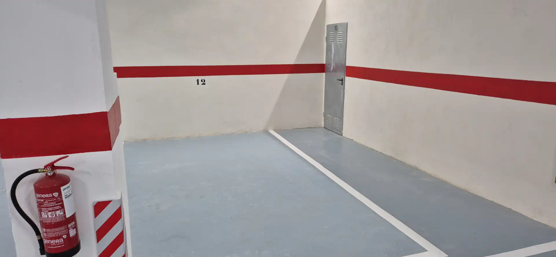 Parking of Garage for rent in Alfafar