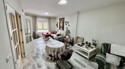 Foto 2 de Casa adosada en venta en Músico José Salazar, El Junquillo - Vistalegre, Utrera