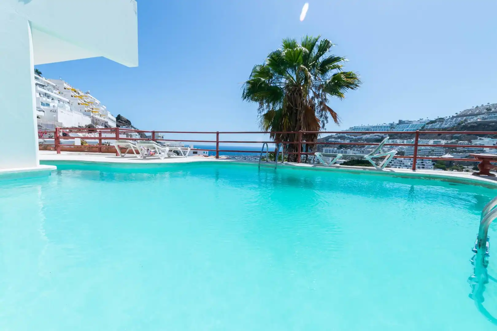 Schwimmbecken von Wohnung zum Verkauf in Mogán