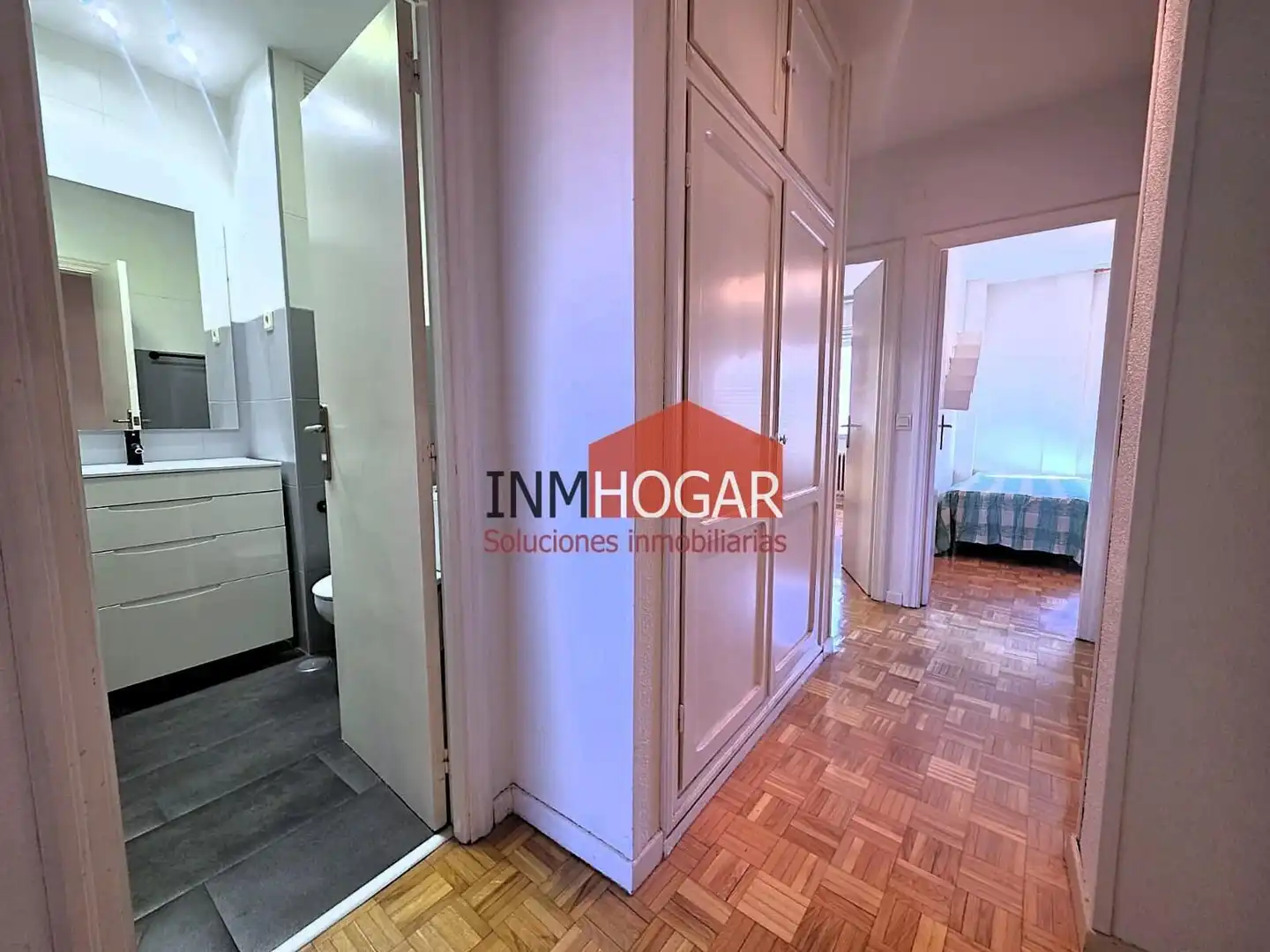 Piso en venta en Ávila con Calefacción, Parquet y Balcón
