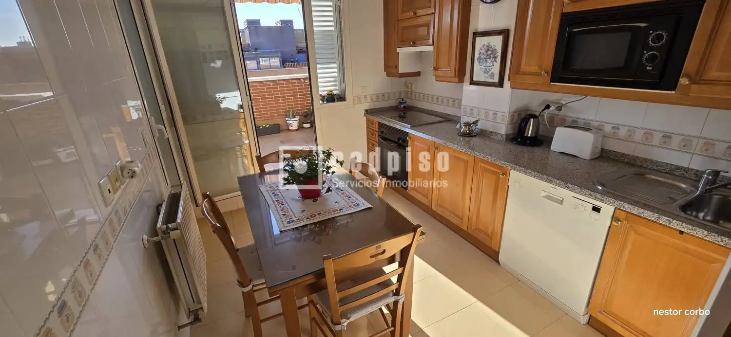 Kitchen of Flat for sale in Torrejón de Ardoz  with Heating, Private garden and Parquet flooring