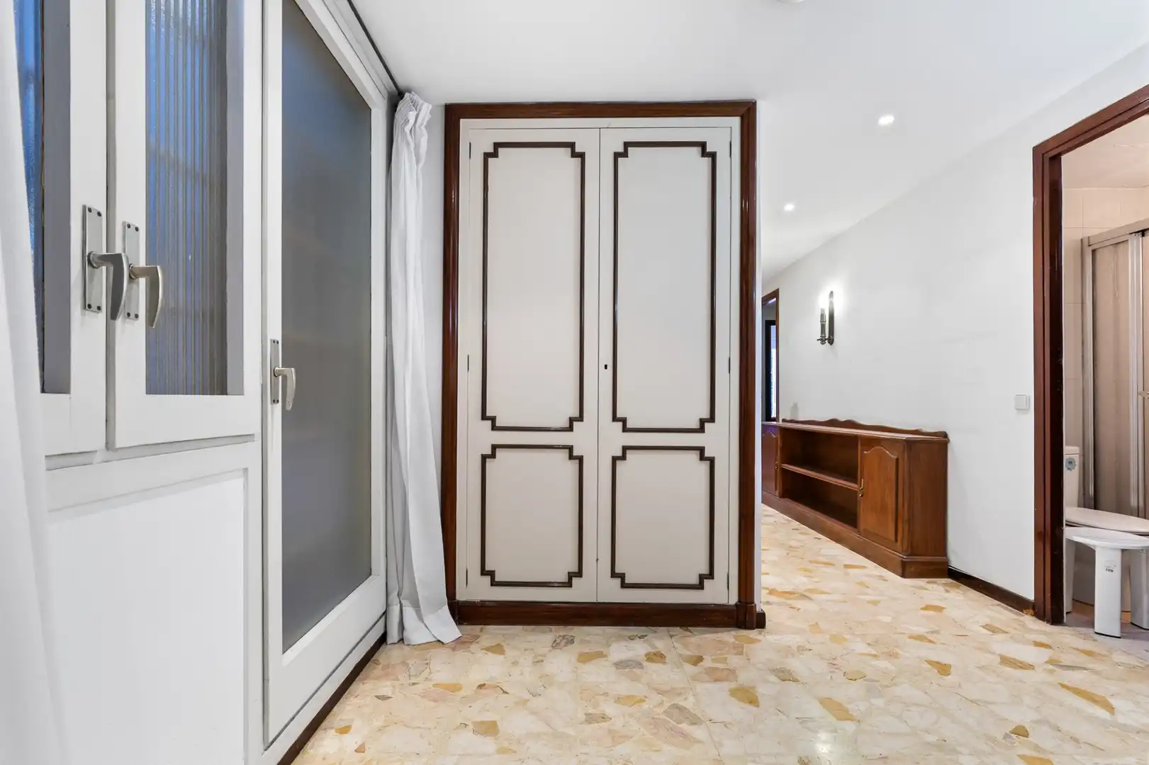 Piso en venta en Barcelona con Calefacción, Terraza y Balcón