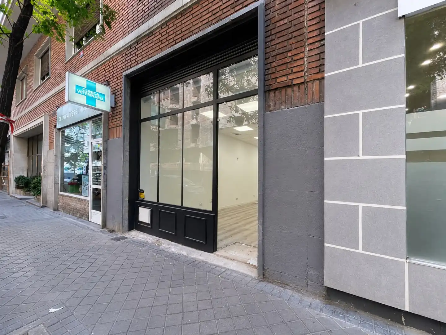 Exterior view of Commercial properties for rent in Madrid