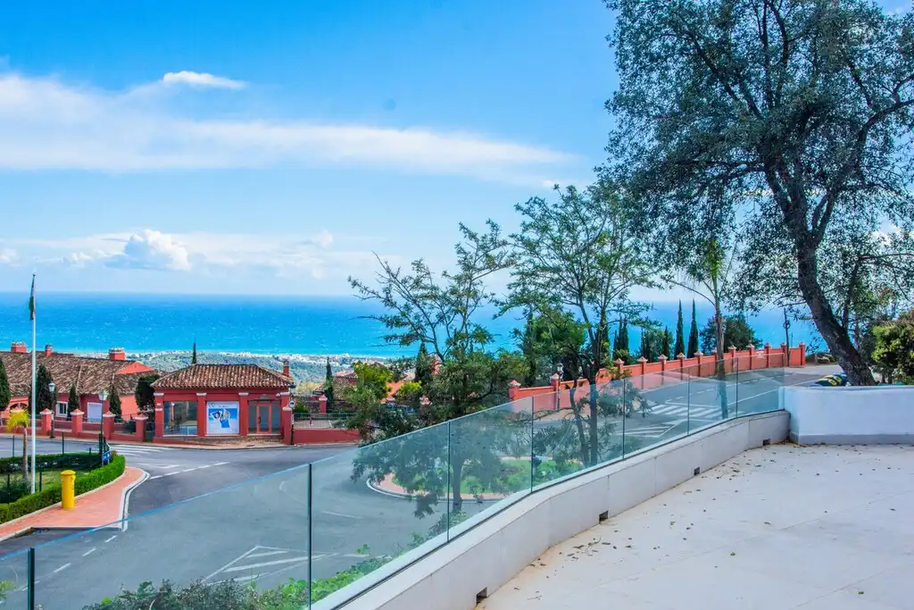Apartment with pool for sale in La Mairena