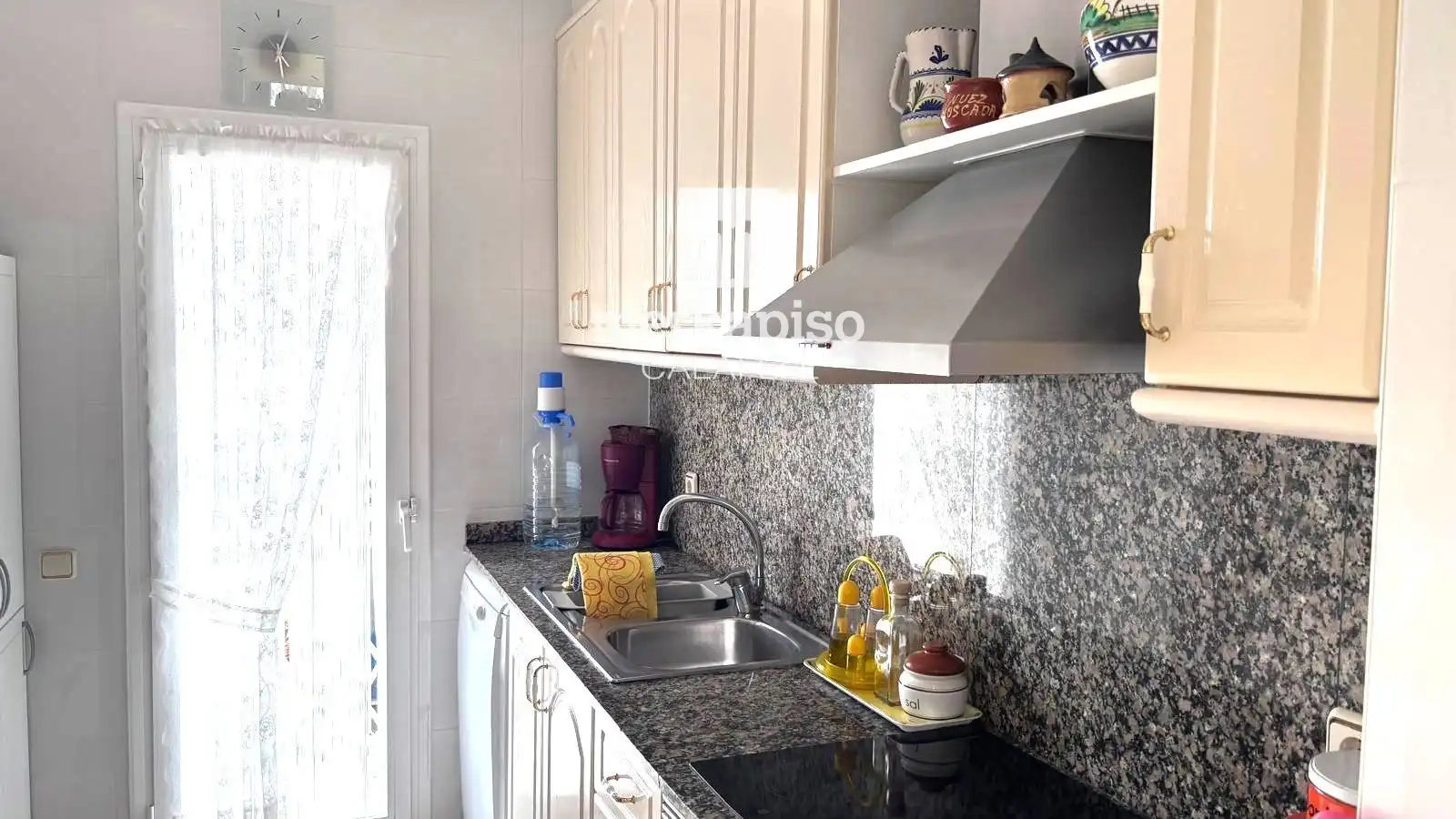 Cocina de Ático en venta en Nucli Antic