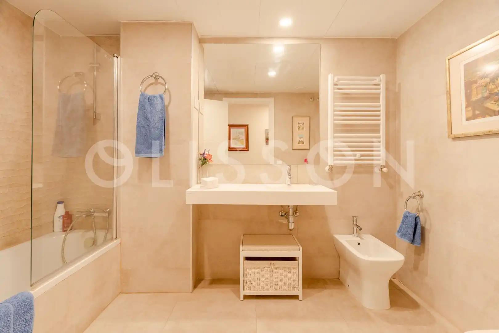 Bathroom of Flat for sale in Madrid  with Air Conditioner, Heating and Terrace