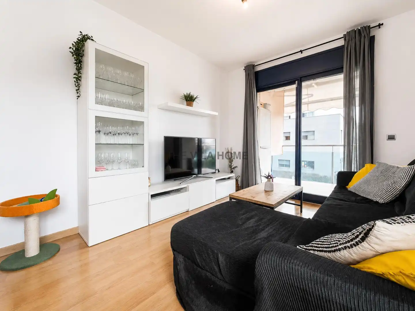Sala de estar de Piso en venta en Vilanova i la Geltrú con Aire acondicionado, Calefacción y Piscina comunitaria