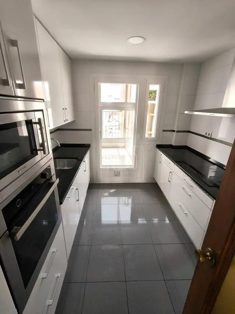 Küche von Wohnung zum Verkauf in Las Rozas de Madrid mit Klimaanlage, Heizung und Parkett