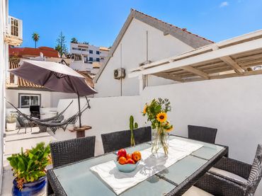 Adossat amb piscina en venda a Calle Mimosas 10