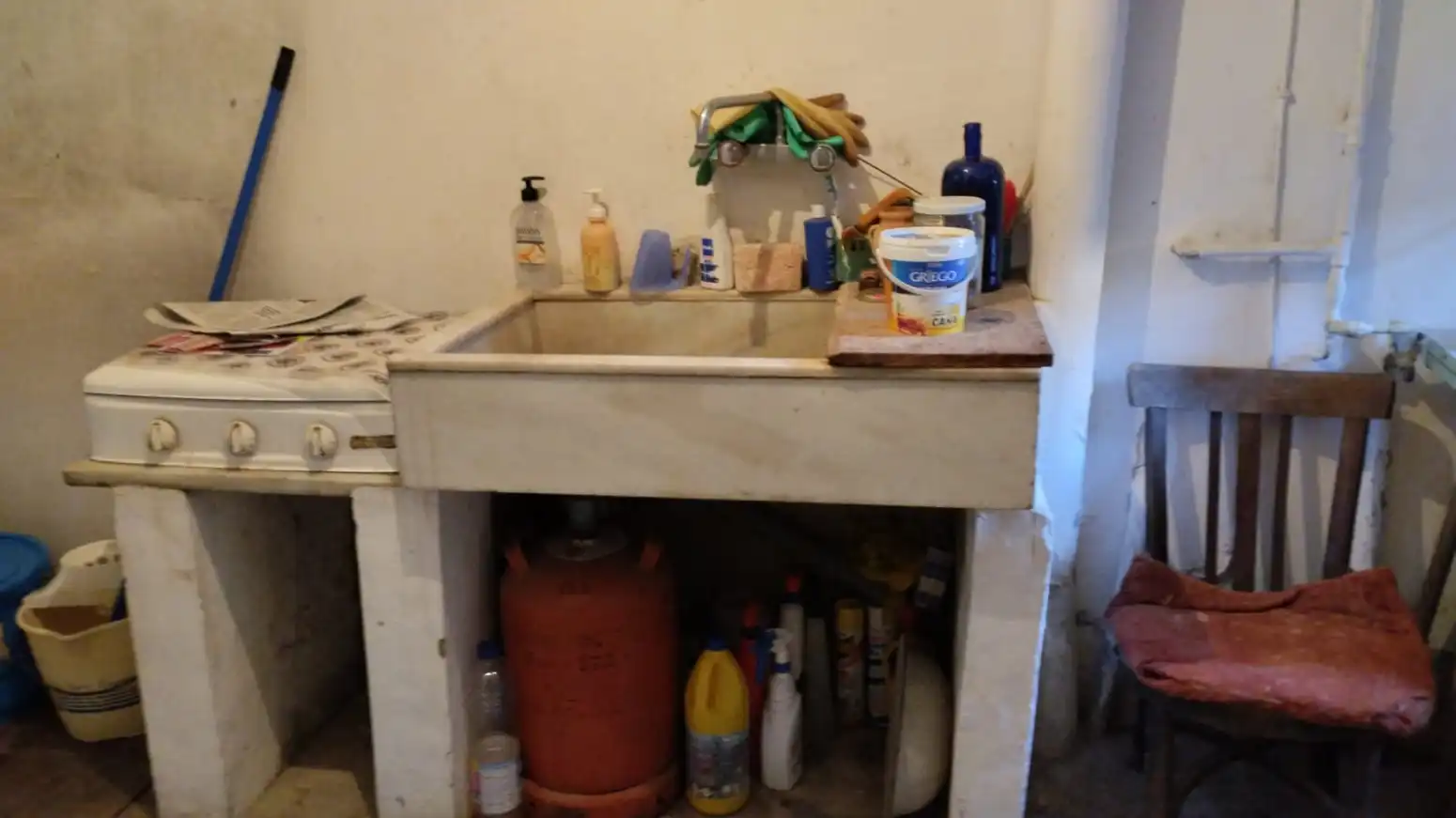 Cuina de Casa adosada en venda en El Redal amb Calefacció i Jardí privat