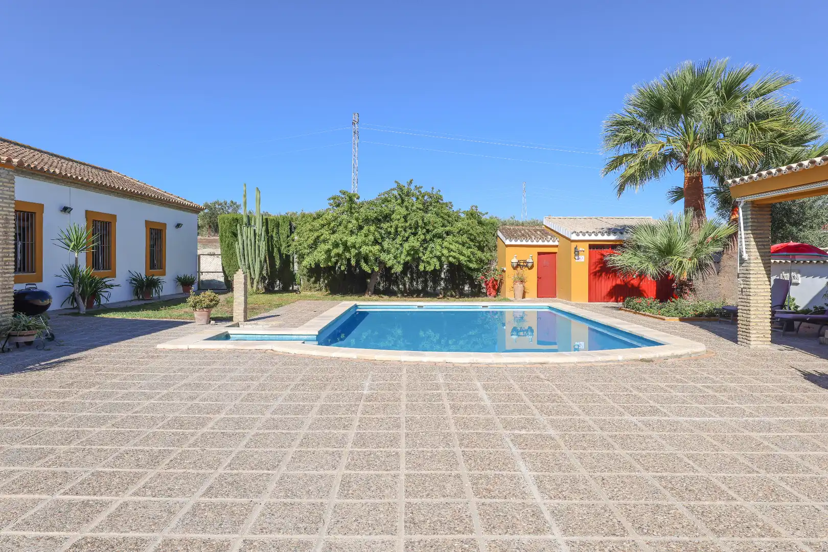 Swimming pool of Houses for sale in Morón de la Frontera  with Air Conditioner, Private garden and Swimming Pool