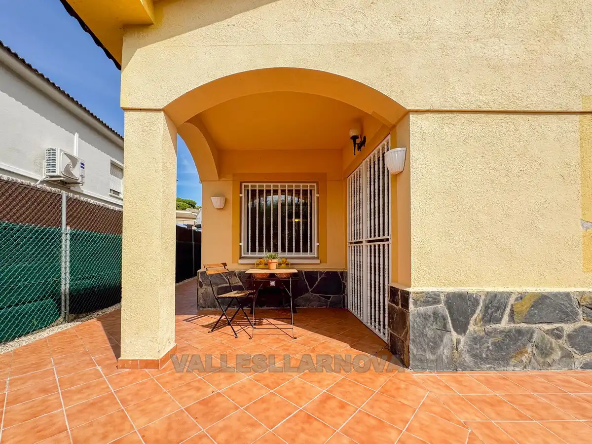 Detached house with garden for sale in Sant Fost de Campsentelles, imagen 4