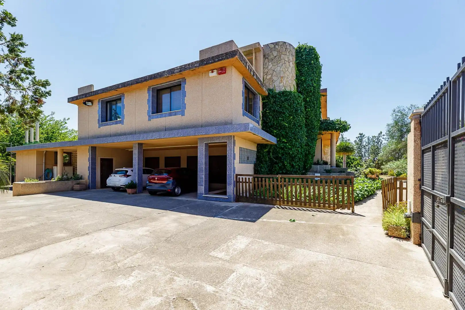 Vista exterior de Casa o xalet en venda en Marratxí amb Aire condicionat, Calefacció i Jardí privat