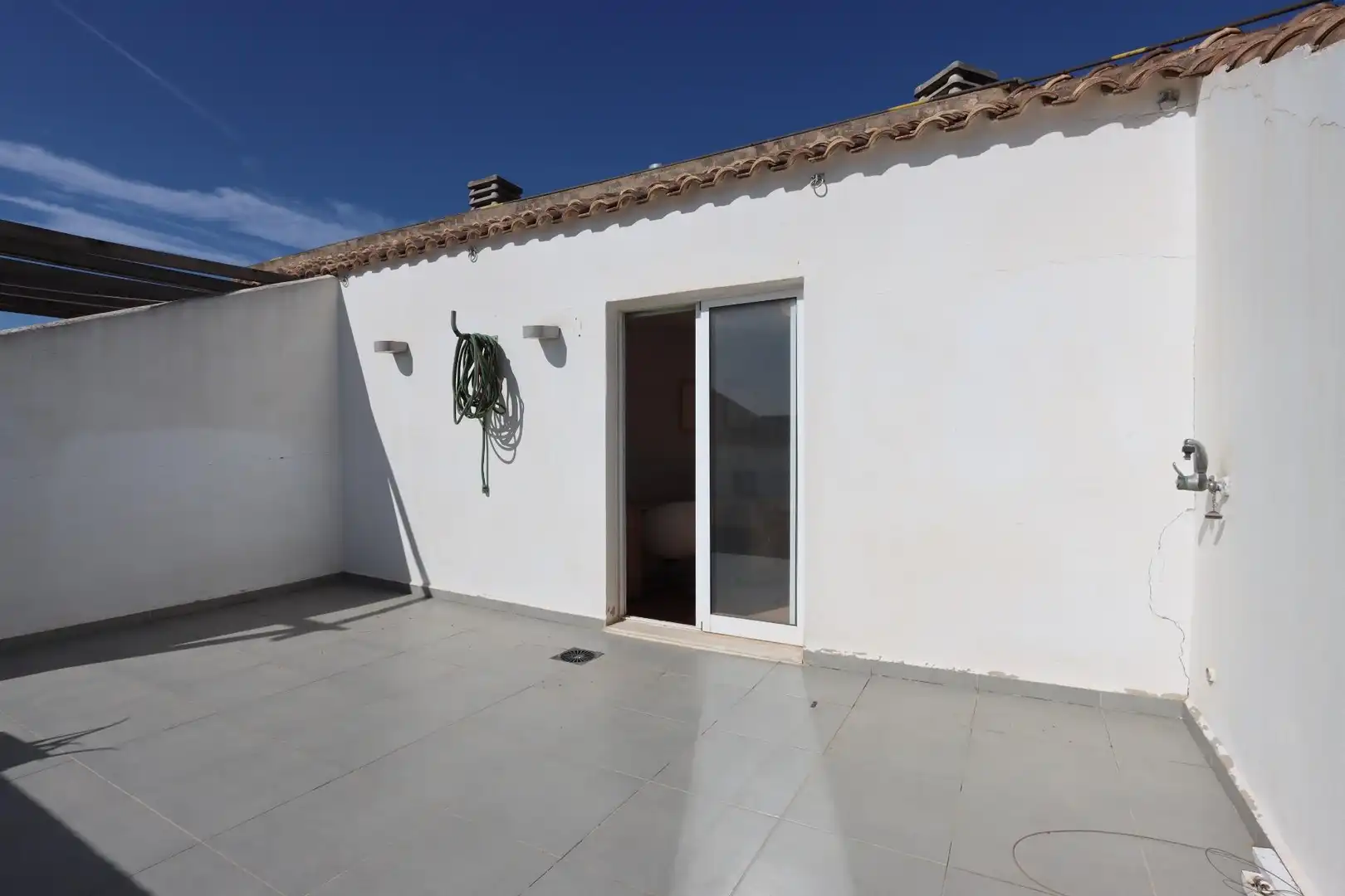Terraza de Ático en venta en La Pobla de Vallbona con Calefacción, Terraza y Trastero