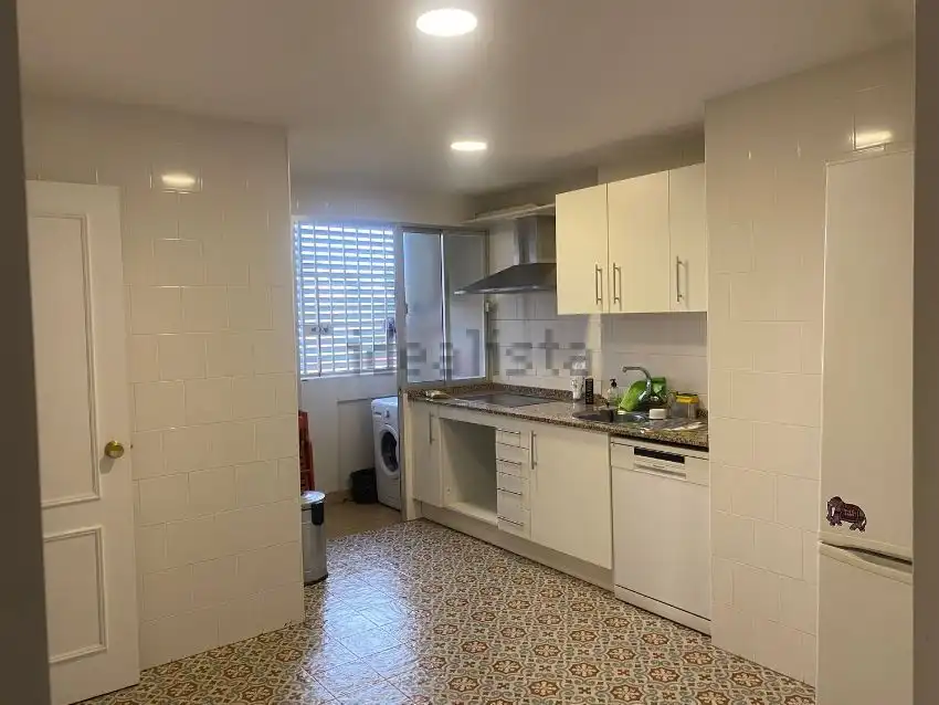 Küche von Wohnung zur Miete in Sevilla mit Klimaanlage, Terrasse und Balkon