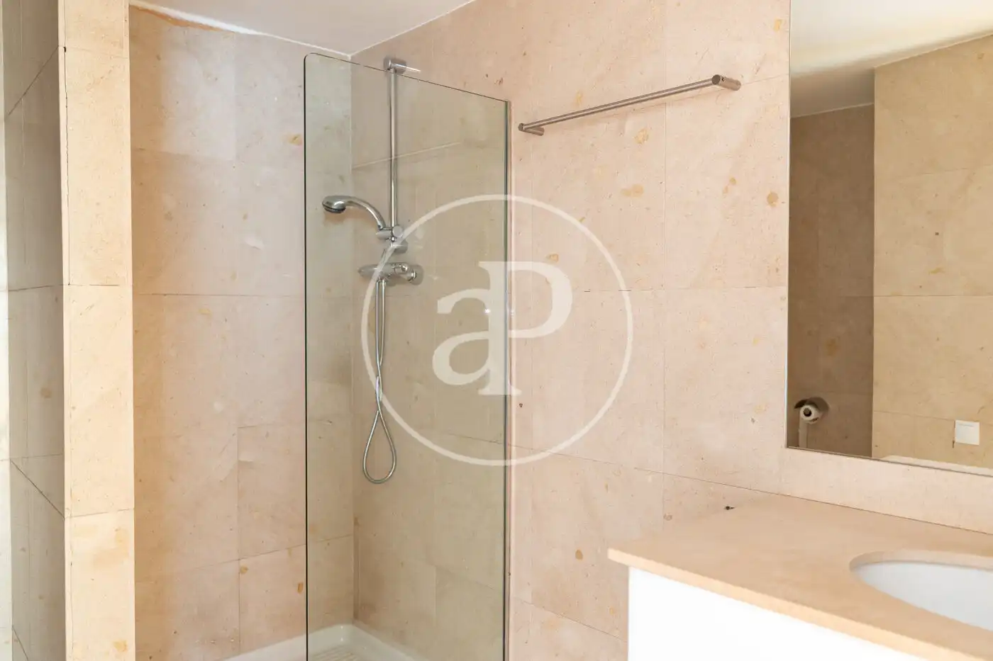 Baño de Piso en venta en Barcelona con Aire acondicionado y Calefacción