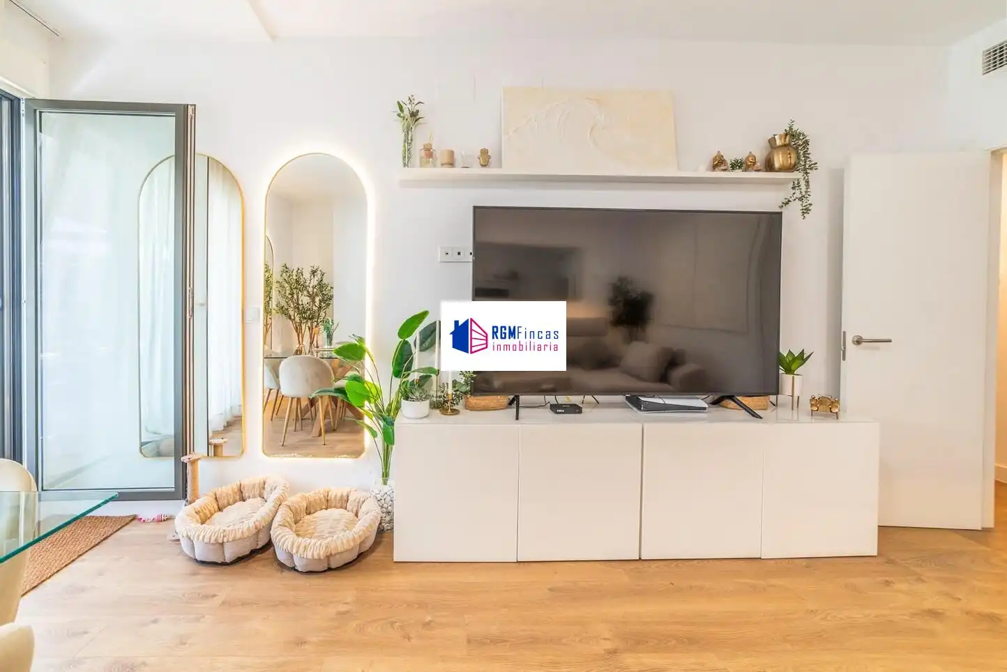 Sala de estar de Piso en venta en Sevilla con Aire acondicionado, Calefacción y Jardín privado