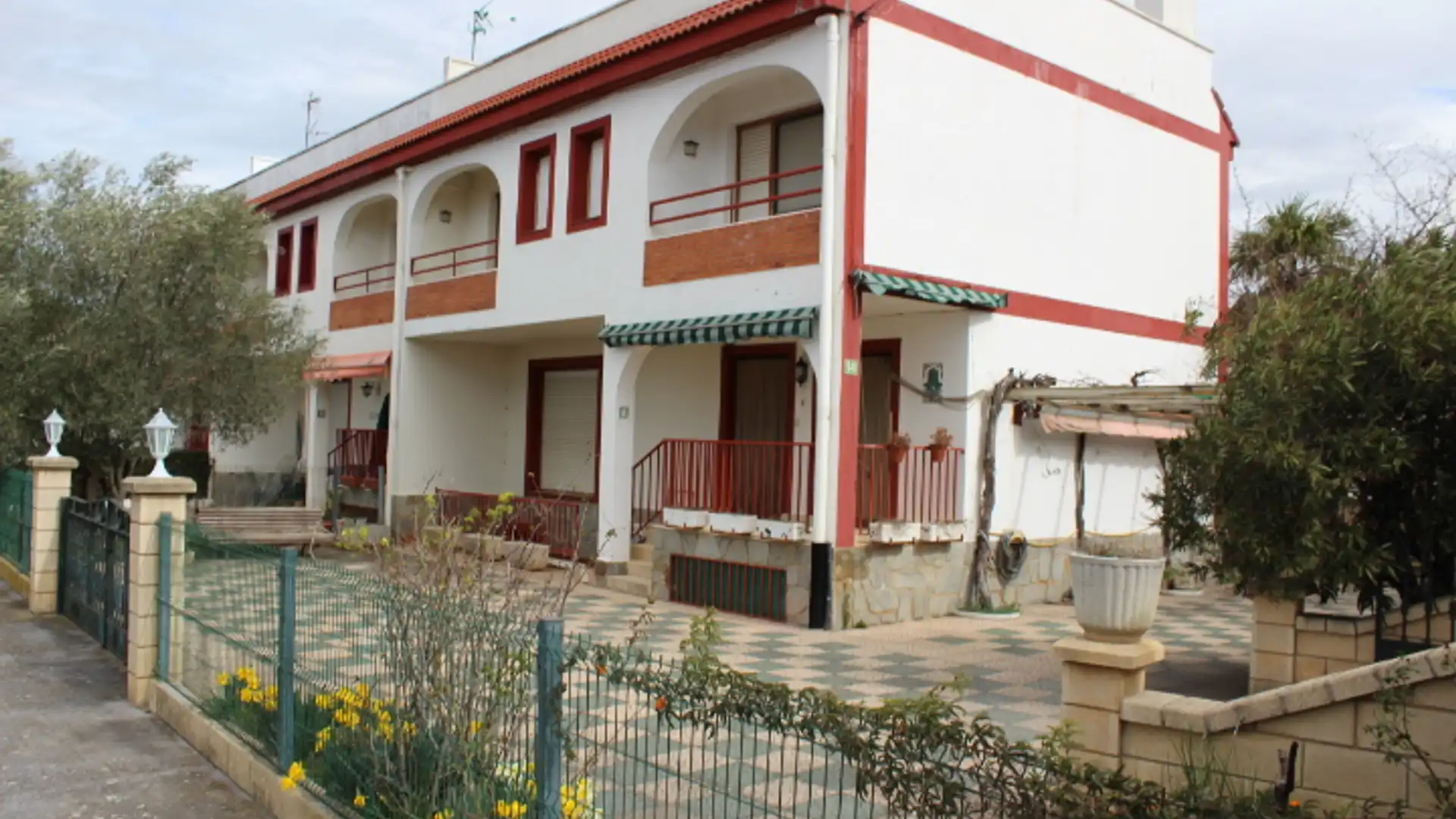 Vista exterior de Casa o chalet en venta en Anguciana con Calefacción, Terraza y Balcón