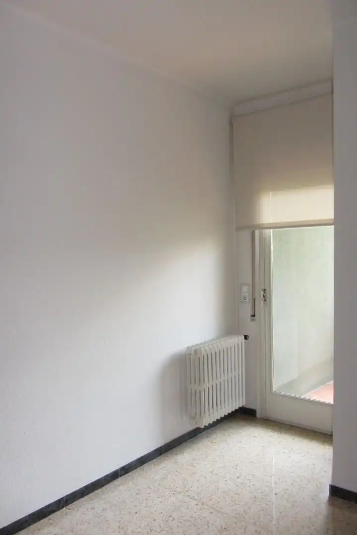 Habitación de Piso de alquiler en Girona con Aire acondicionado, Calefacción y Lavadora