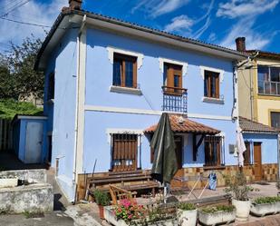 Vista exterior de Finca rústica en venda en Morcín amb Calefacció, Jardí privat i Parquet