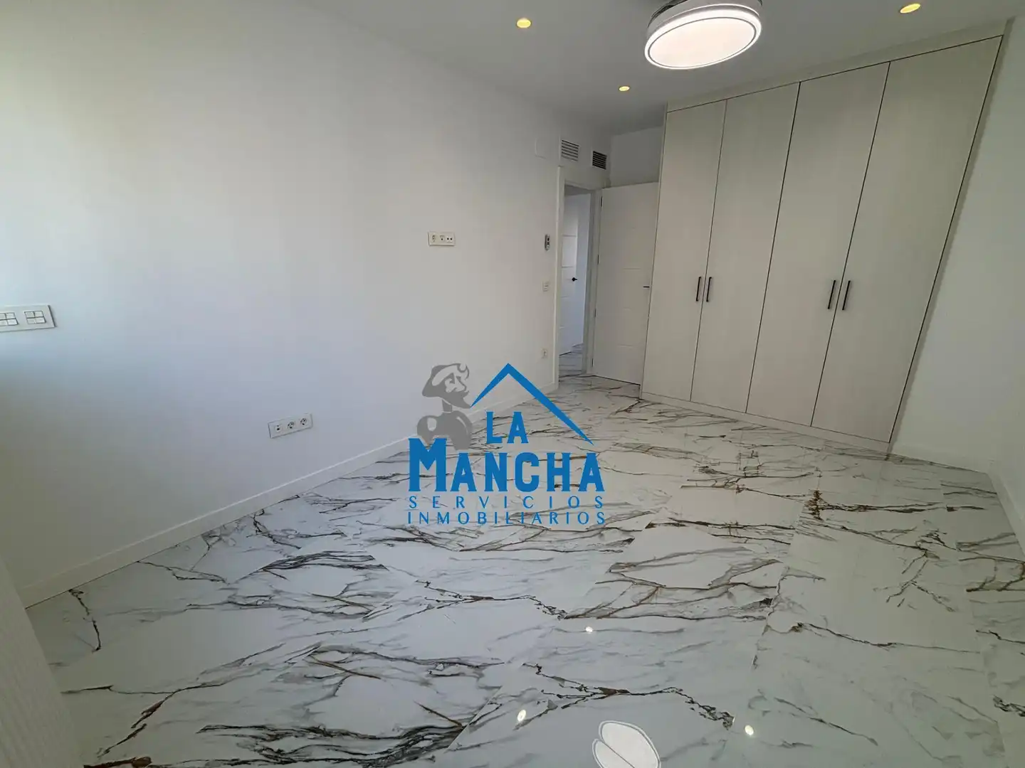 Piso en venta en Albacete con Calefacción, Amueblado y Balcón