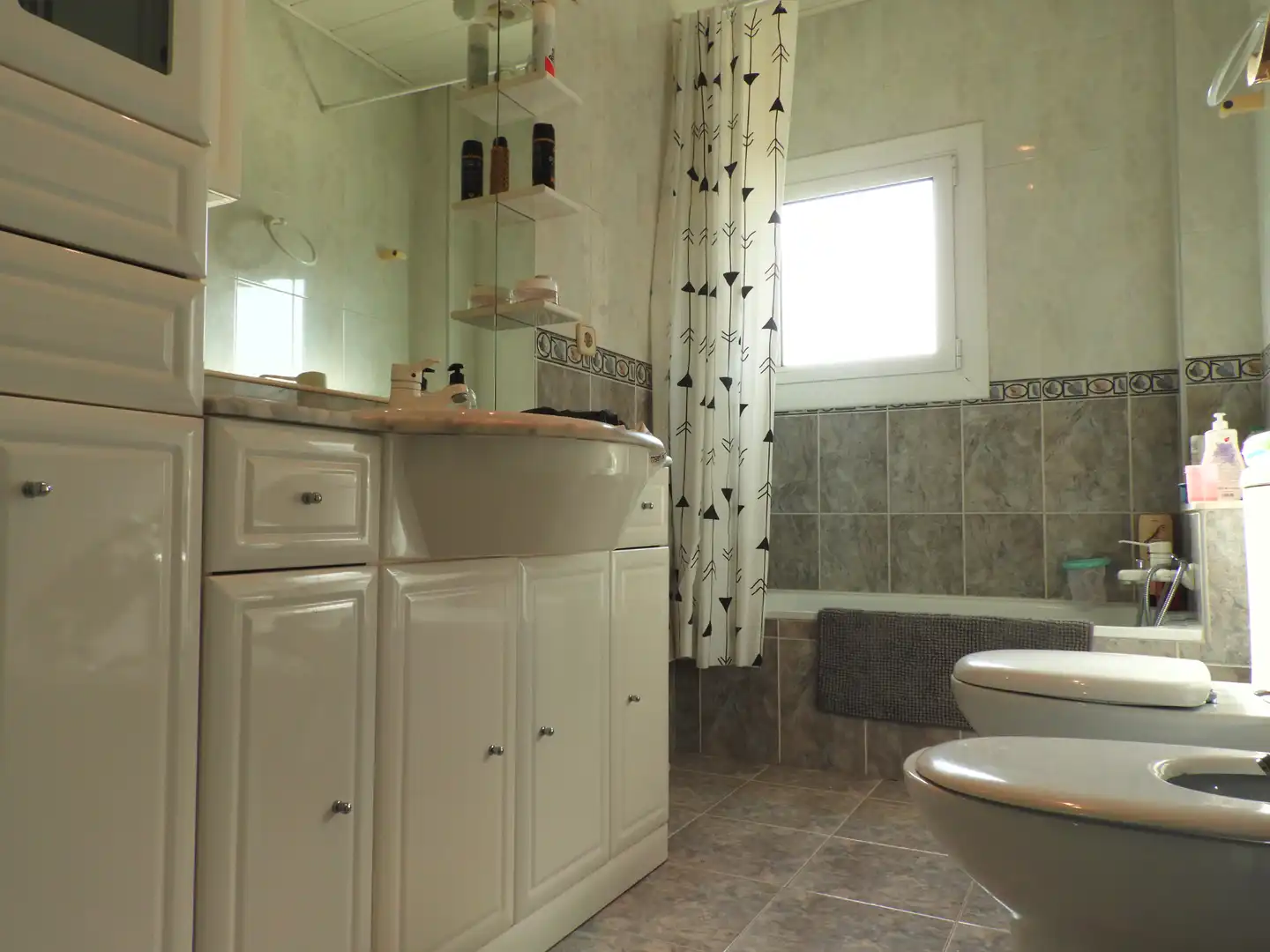 Badezimmer von Haus oder Chalet zum Verkauf in Castellar del Vallès mit Klimaanlage, Heizung und Privatgarten
