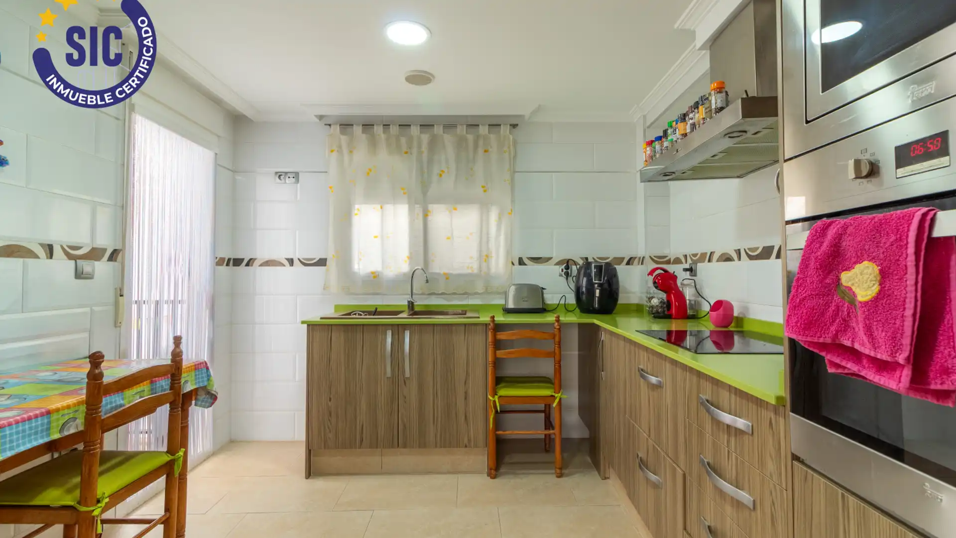 Cocina de Piso en venta en Gilet con Calefacción y Balcón