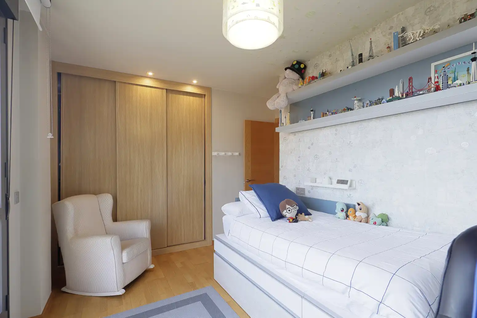 Habitación de Ático en venta en Oviedo  con Calefacción, Terraza y Trastero