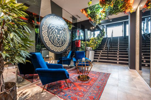 Local comercial en Alquiler en Avenida del General Perón en Cuatro Caminos - Azca