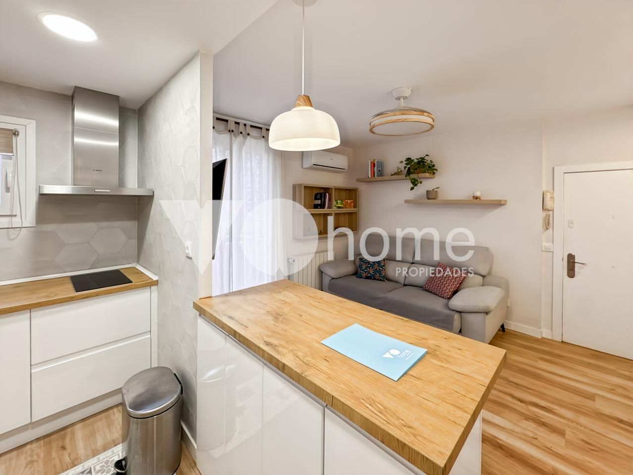Kitchen of Flat for sale in  Madrid Capital  with Air Conditioner, Heating and Balcony
