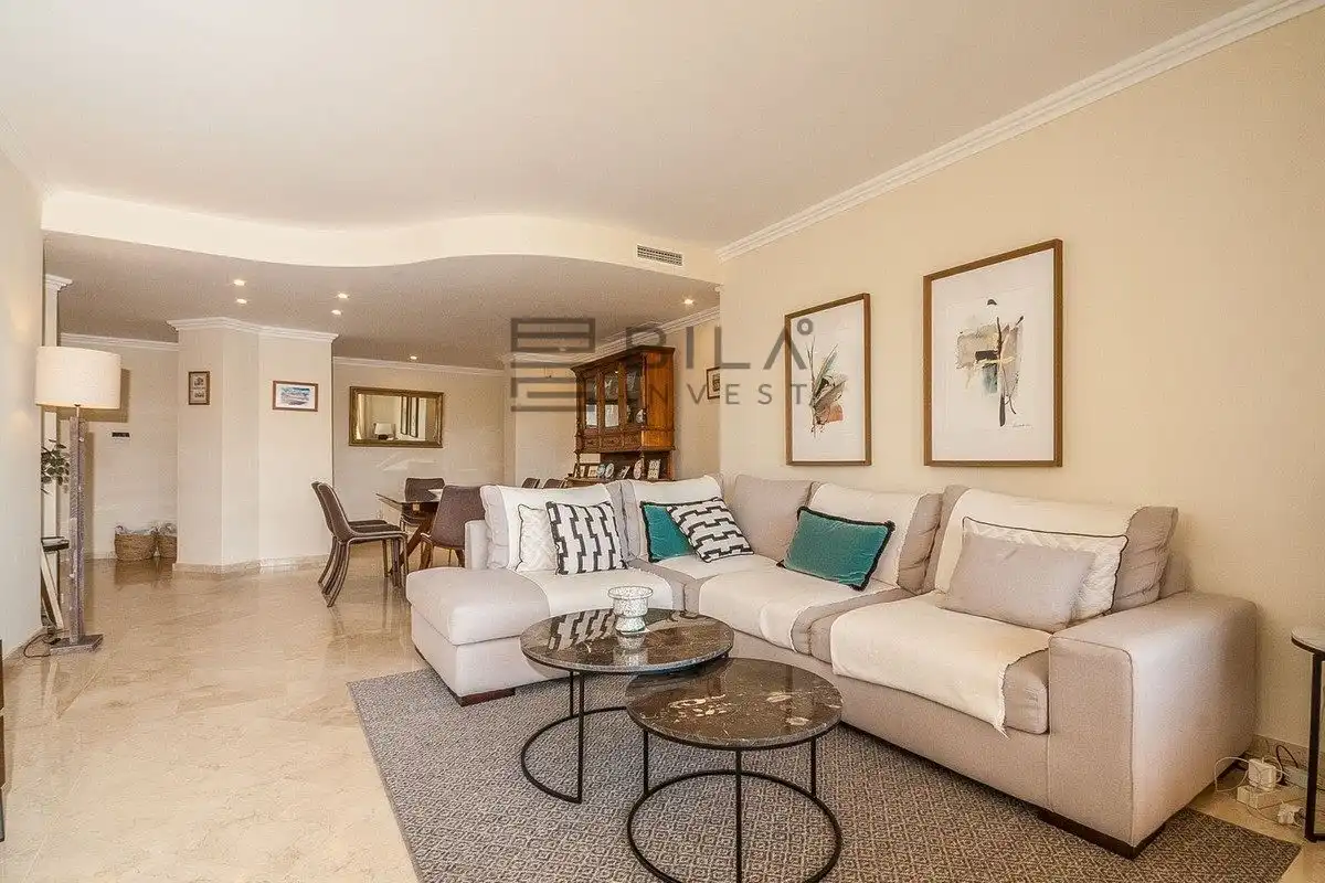 Piso con piscina en venta en Elviria Hills, imagen 10