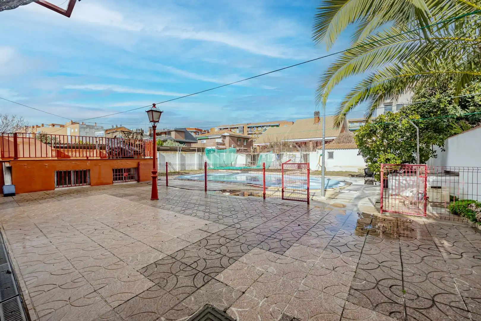 Vista exterior de Casa o xalet en venda en Madrid amb Calefacció, Jardí privat i Terrassa
