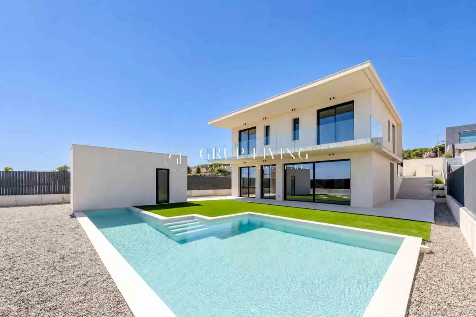Vista exterior de Casa o xalet en venda en Sitges amb Aire condicionat, Calefacció i Jardí privat