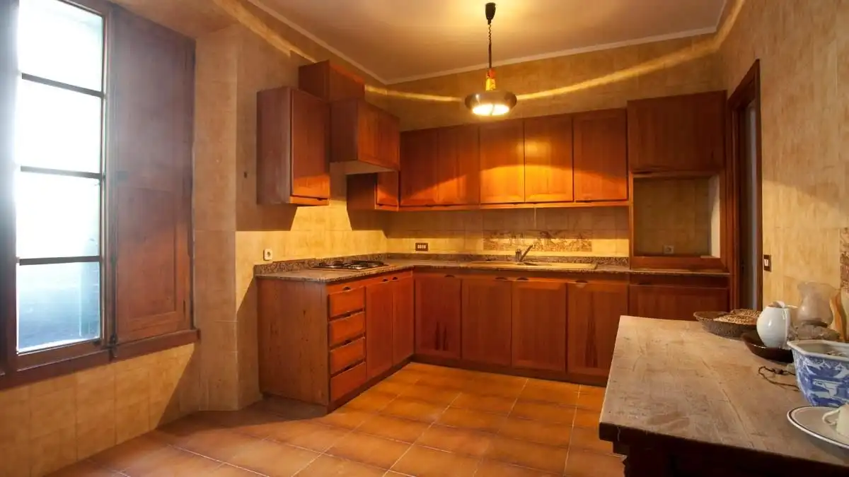 Küche von Einfamilien-Reihenhaus zum Verkauf in Pollença mit Heizung, Terrasse und Abstellraum