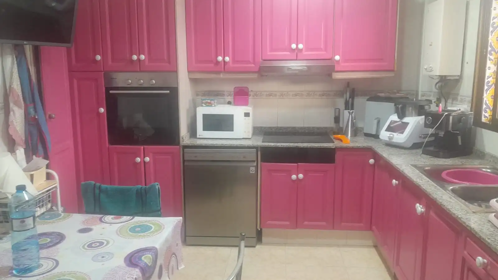 Kitchen of Houses for sale in La Pobla de Vallbona  with Air Conditioner, Heating and Oven