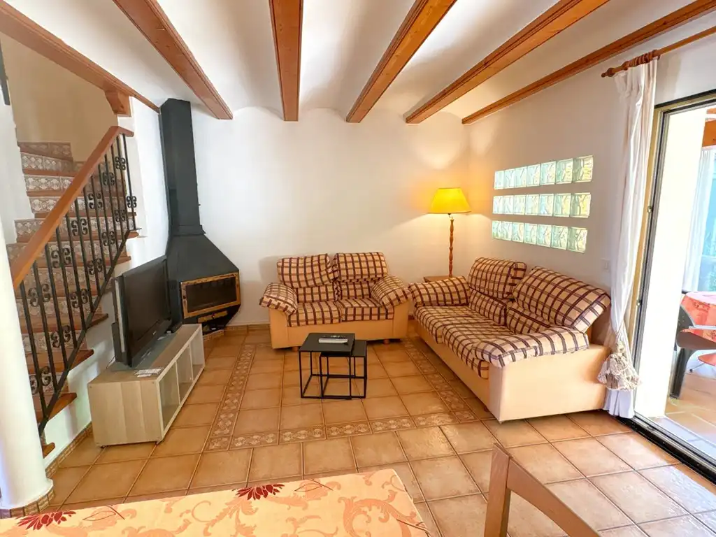 Wohnzimmer von Einfamilien-Reihenhaus zum Verkauf in Dénia mit Klimaanlage, Terrasse und Balkon