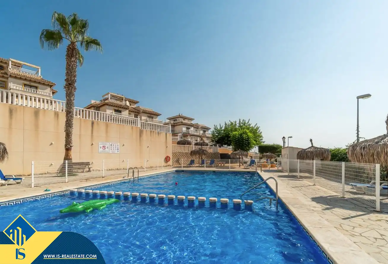Piscina de Apartamento en venta en Orihuela con Aire acondicionado, Calefacción y Jardín privado