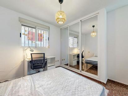 Bedroom of Flat to share in  Valencia Capital  with Furnished, Washing machine and TV