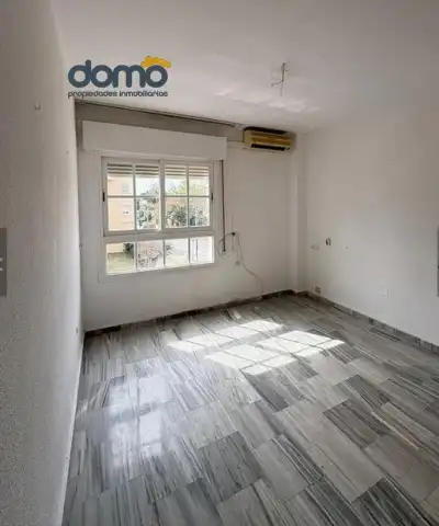 Habitación de Piso en venta en Málaga con Terraza y Piscina comunitaria