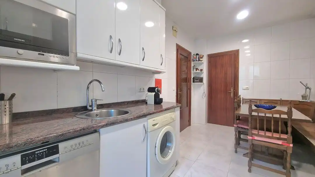 Cocina de Piso en venta en Donostia - San Sebastián  con Calefacción y Balcón