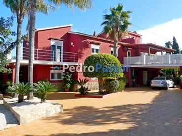 Xalet amb piscina en venda a Las Rotas / Les Rotes
