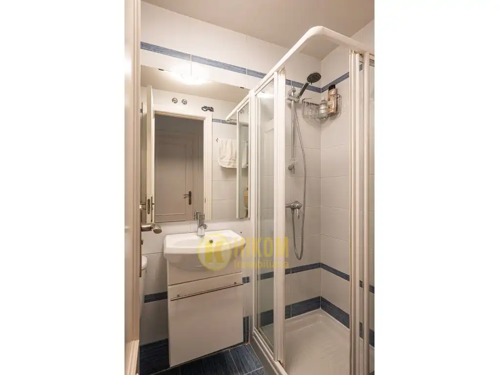 Bathroom of Ground floor for sale in Las Rozas de Madrid  with Air Conditioner, Private garden and Terrace